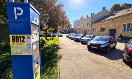 Nem változik a parkolási rend a szombati, áthelyezett munkanapon